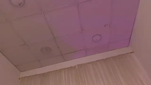 Snapshot of hiddenlust_ chatting on November 26, 2025, 12:28 pm hiddenlust online show from November 26, 2025, 12:28 pm