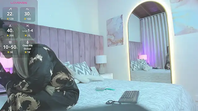 Snapshot of Valentino_moretti chatting on March 3, 2026, 11:38 am Valentino moretti online show from March 3, 2026, 11:38 am