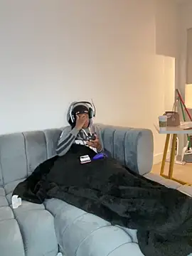 Drekacakez online show from May 13, 2026, 4:48 pm