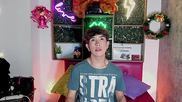 Angeldust19 online show from December 5, 2025, 3:26 am