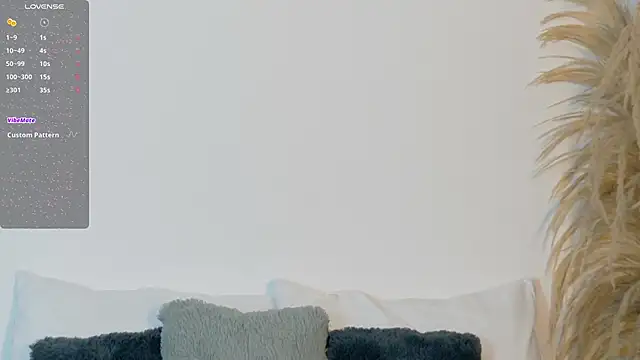 izzybelmont12 online show from November 25, 2025, 7:14 pm