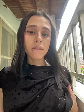 Isabella Hillss online show from November 18, 2025, 9:08 pm