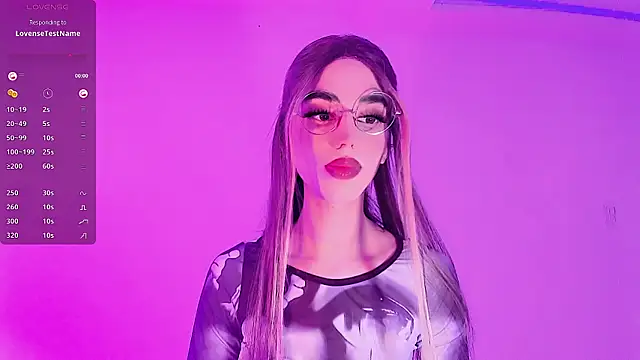 Snapshot of LeslieAmor1 chatting on November 18, 2025, 7:57 am LeslieAmor1 online show from November 18, 2025, 7:57 am