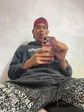 Luigi cumming1 online show from April 26, 2026, 5:16 am