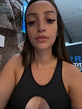 BelleRune online show from April 20, 2026, 7:15 pm