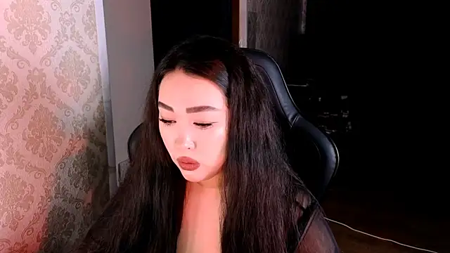 Emma Uilson online show from July 20, 2026, 2:08 pm