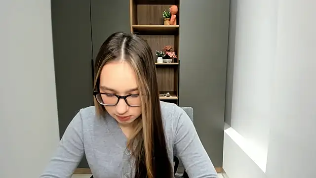 ZitaCring online show from November 16, 2025, 5:13 am