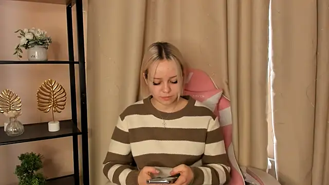 Snapshot of ArdisCiolli chatting on November 16, 2025, 9:26 am ArdisCiolli online show from November 16, 2025, 9:26 am