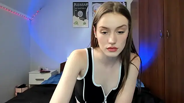 tinyglow online show from April 24, 2026, 10:23 pm