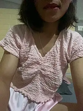 Trangbabylove online show from July 2, 2026, 3:23 am