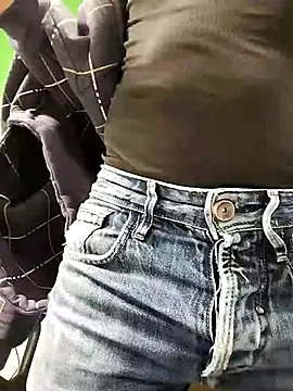 platone09 online show from November 21, 2025, 2:05 pm