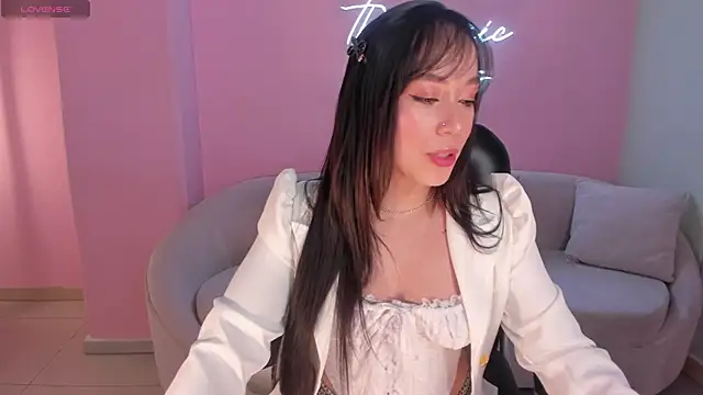 ZaraKafruni online show from March 28, 2026, 4:01 am