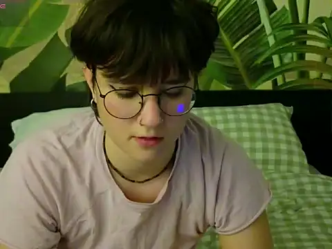 Snapshot of thebakedhippie chatting on December 2, 2025, 11:11 pm thebakedhippie online show from December 2, 2025, 11:11 pm