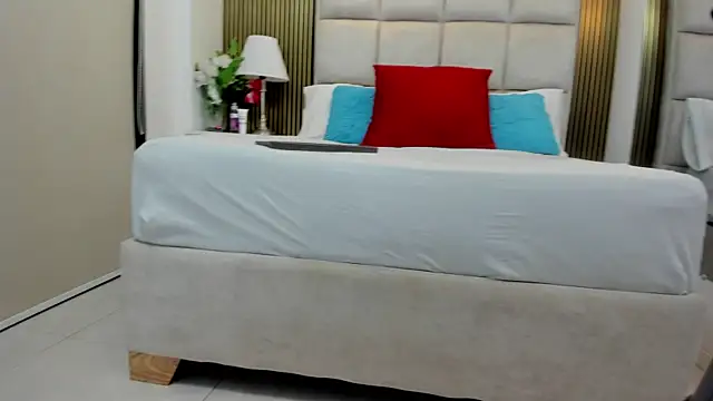 Snapshot of Katia_Young chatting on November 16, 2025, 9:09 pm Katia Young online show from November 16, 2025, 9:09 pm