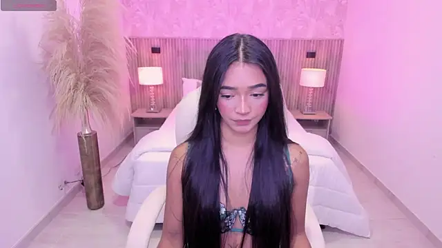 Snapshot of kylie_collins chatting on June 2, 2026, 3:19 am kylie collins online show from June 2, 2026, 3:19 am