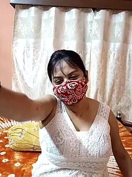 Cute-richa1 online show from February 23, 2026, 5:10 pm