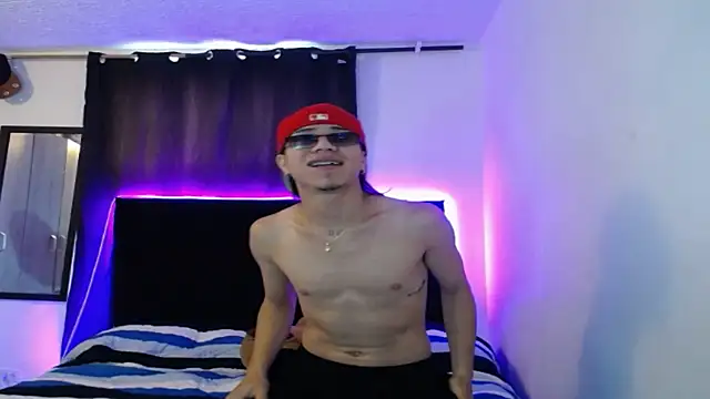 Anyelo hot1111 online show from November 15, 2025, 12:23 pm