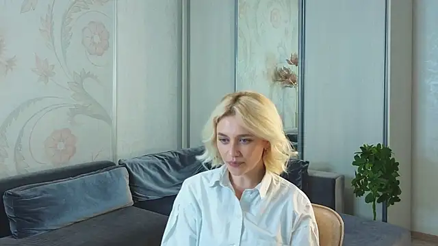 Snapshot of DesireFrost chatting on November 20, 2025, 9:31 am DesireFrost online show from November 20, 2025, 9:31 am