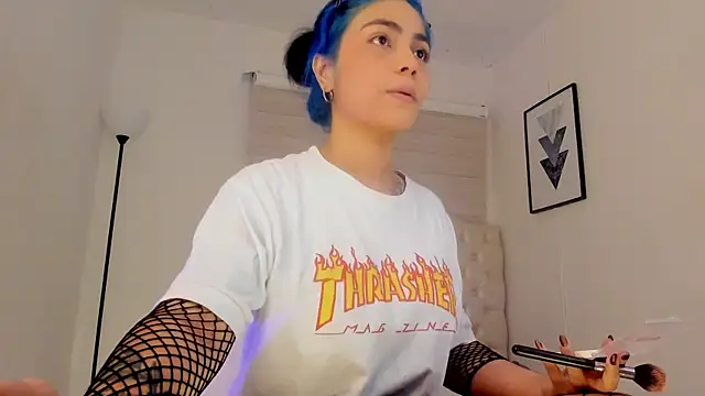 Scarlett whitmore online show from November 20, 2025, 4:23 am