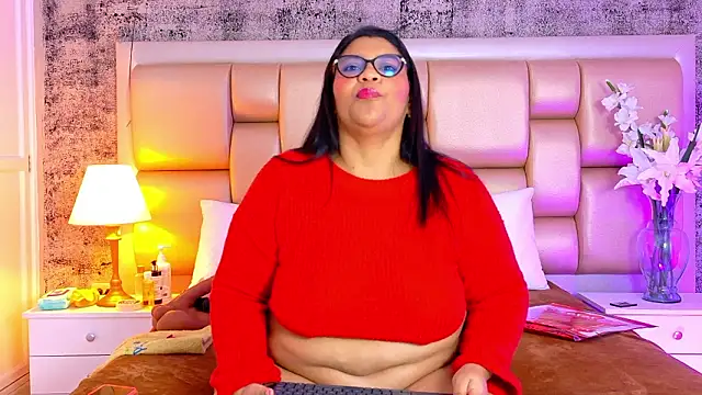 SelennaCooper online show from February 12, 2026, 12:00 pm