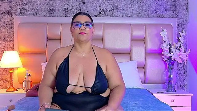 SelennaCooper online show from April 12, 2026, 11:37 am