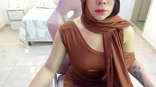 Snapshot of Tahira_bakir chatting on November 18, 2025, 3:38 pm Tahira bakir online show from November 18, 2025, 3:38 pm