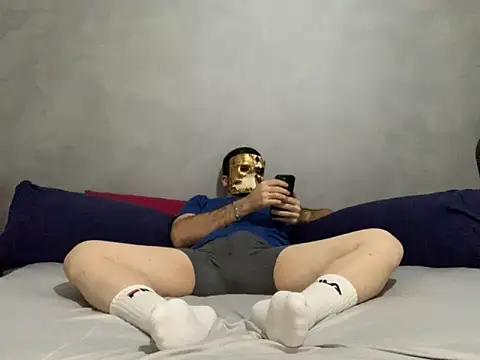 Snapshot of PlayWithMe95 chatting on November 17, 2025, 4:13 pm PlayWithMe95 online show from November 17, 2025, 4:13 pm