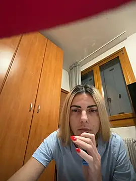 Snapshot of feliciafelon chatting on December 5, 2025, 8:27 pm feliciafelon online show from December 5, 2025, 8:27 pm