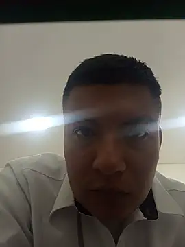 Snapshot of Jeison0323 chatting on July 10, 2026, 9:28 pm Jeison0323 online show from July 10, 2026, 9:28 pm