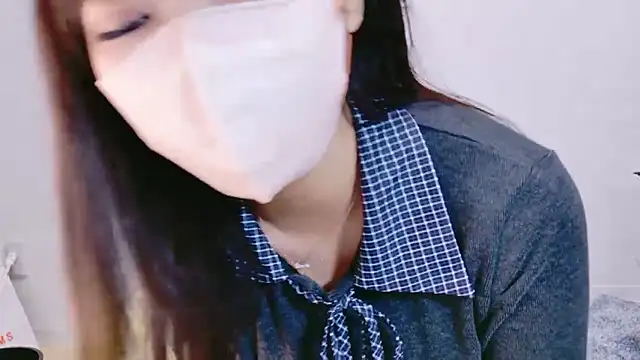 Snapshot of Nemu_chan_ chatting on June 4, 2026, 12:11 pm Nemu chan online show from June 4, 2026, 12:11 pm