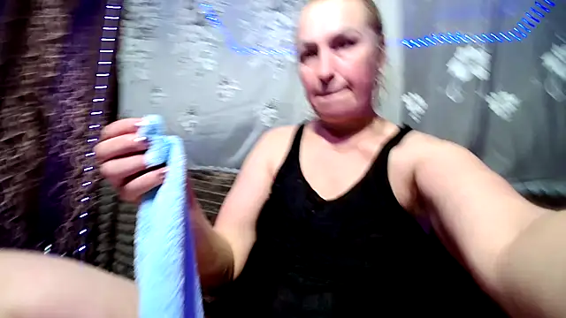 Kissingyouu online show from February 25, 2026, 8:46 am