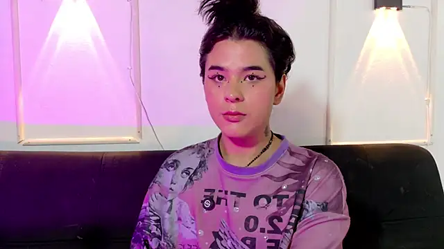 Angel-umbra online show from April 14, 2026, 4:35 pm