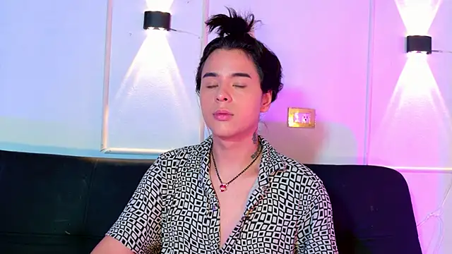 Angel-umbra online show from April 16, 2026, 1:23 pm