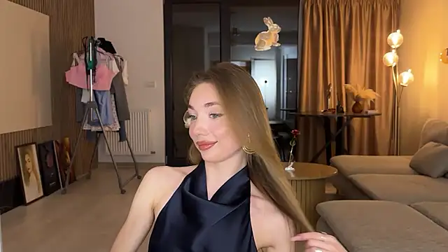 Jolienne online show from April 28, 2026, 8:14 pm