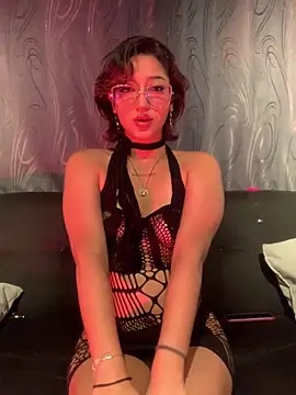 Snapshot of LilithMonette chatting on February 4, 2026, 10:36 pm LilithMonette online show from February 4, 2026, 10:36 pm