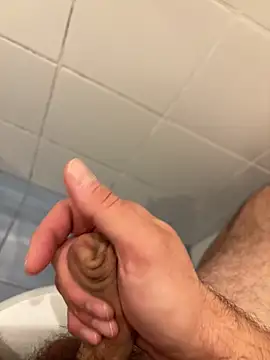 Snapshot of marc8876 chatting on November 17, 2025, 10:04 pm marc8876 online show from November 17, 2025, 10:04 pm