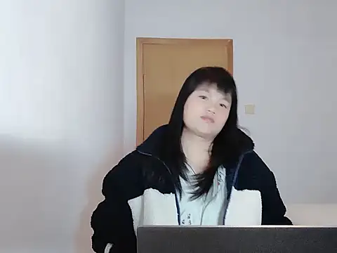 Aihua31 online show from November 18, 2025, 6:29 am