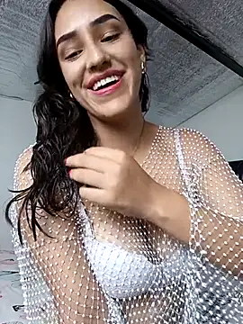 Snapshot of Isis_Stant chatting on January 9, 2026, 8:32 pm Isis Stant online show from January 9, 2026, 8:32 pm