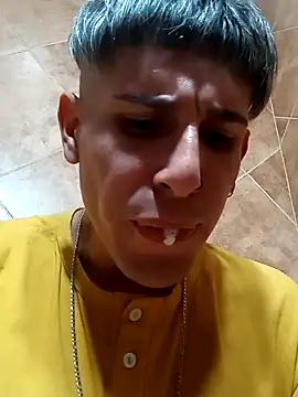 elpitoduro12Az online show from November 18, 2025, 1:11 am