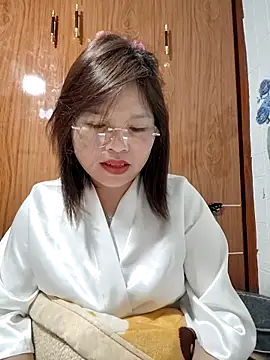 Snapshot of Cover-baa chatting on March 11, 2026, 9:43 pm Cover-baa online show from March 11, 2026, 9:43 pm