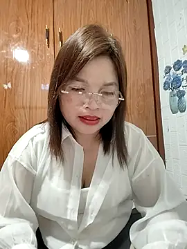 Snapshot of Cover-baa chatting on April 2, 2026, 7:55 pm Cover-baa online show from April 2, 2026, 7:55 pm