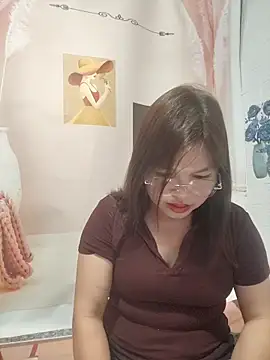 Snapshot of Cover-baa chatting on April 7, 2026, 4:18 pm Cover-baa online show from April 7, 2026, 4:18 pm