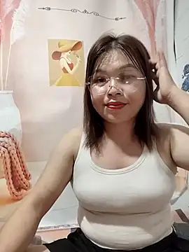 Snapshot of Cover-baa chatting on April 8, 2026, 12:38 pm Cover-baa online show from April 8, 2026, 12:38 pm