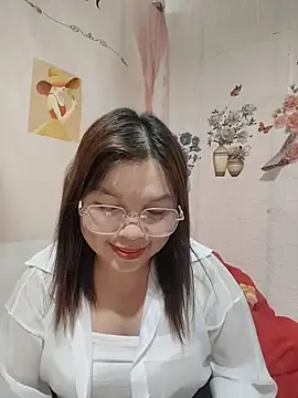 Snapshot of Cover-baa chatting on June 17, 2026, 3:09 am Cover-baa online show from June 17, 2026, 3:09 am