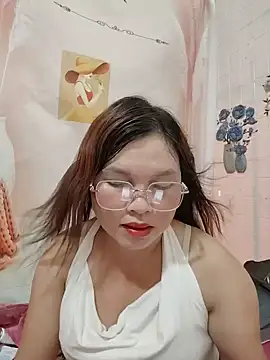 Snapshot of Cover-baa chatting on July 11, 2026, 7:44 am Cover-baa online show from July 11, 2026, 7:44 am