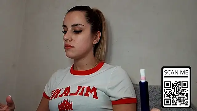 HotMusex online show from April 16, 2026, 12:17 pm