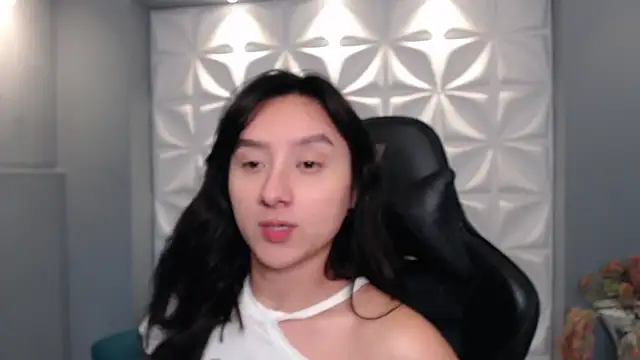 HorneyyQueen online show from November 20, 2025, 12:16 pm