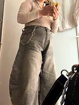 Snapshot of Burlesk_Kate chatting on November 18, 2025, 11:47 am Burlesk Kate online show from November 18, 2025, 11:47 am