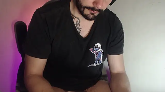 LuciferSantoryu online show from February 5, 2026, 4:44 pm