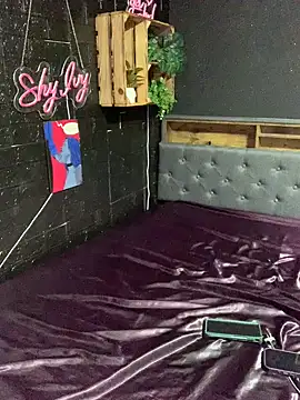 Shy-Ivy online show from March 10, 2026, 9:42 pm